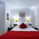 La Sanguine מלון 2*
