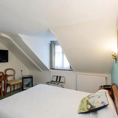 Hotel La Sanguine 2*