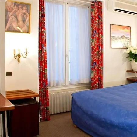 Hotel La Sanguine Paris