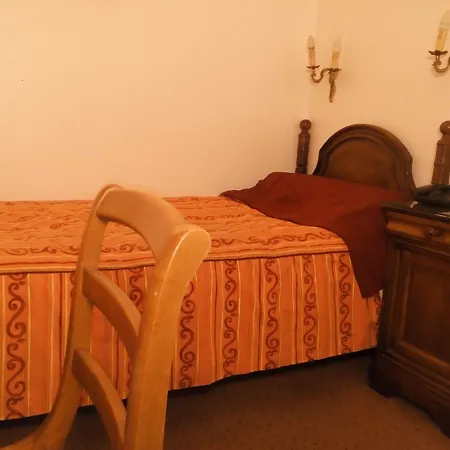 La Sanguine Hotel Paris