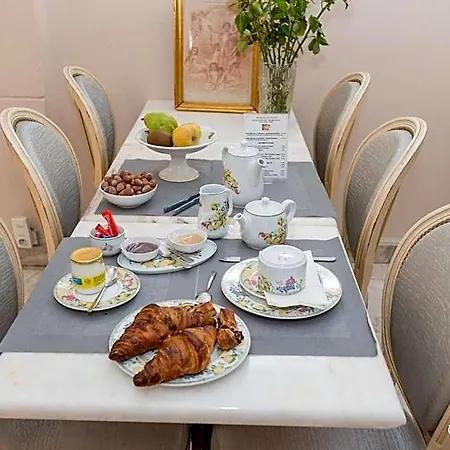 La Sanguine Hotel 2*