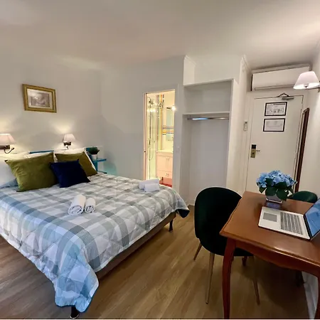 Hotel La Sanguine 2*