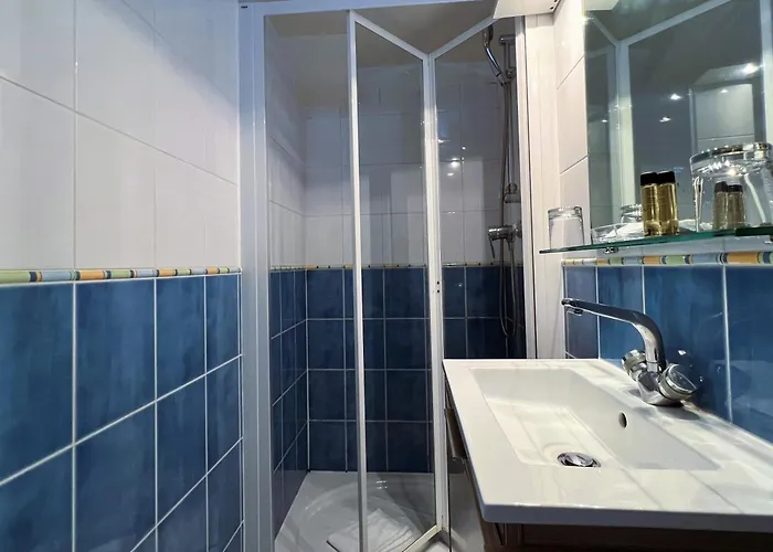 Hotel La Sanguine 2*