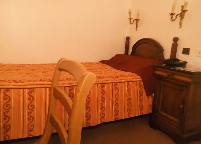 La Sanguine Hotel Paris