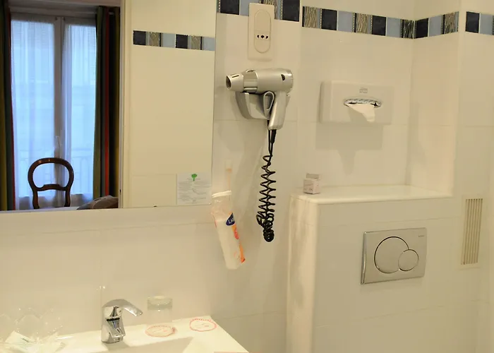 Hotel La Sanguine 2*